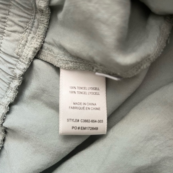 Cloth & Stone lounge wear cropped pants - Picture 6 of 7